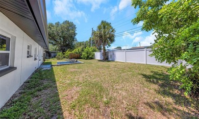 * * GORGEOUS HOME IN CLEARWATER * * Welcome home to this - photo 25