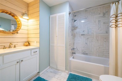 A Rare Lakefront Retreat on Lake Worth, 20 MIN. NW of Down Town - photo 28