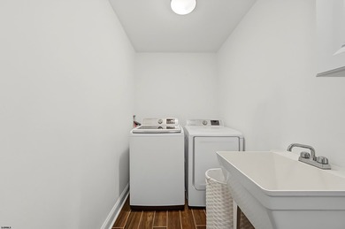 JUST FOUR HOMES FROM THE BEACH! Welcome to one of the most - photo 36