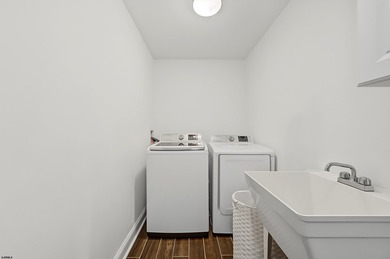 JUST FOUR HOMES FROM THE BEACH! Welcome to one of the most - photo 36