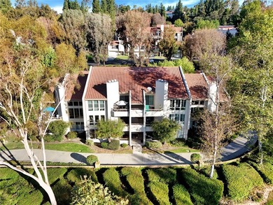 Lake Mission Viejo Condo Sale Pending in Mission Viejo California