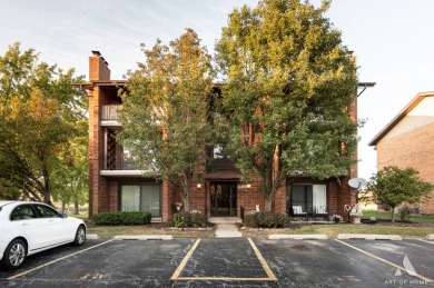 Lake Condo For Sale in Orland Park, Illinois