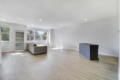 Lake Townhome/Townhouse For Sale in West Palm Beach, Florida