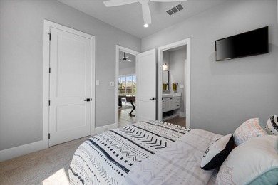 Welcome to a home that perfectly balances elegance with relaxed - photo 21
