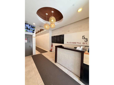 Ground-floor commercial condominium with additional cellar space - photo 1