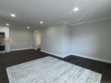 Welcome to 100 Connetquot Avenue #10, located in the Great River - photo 6