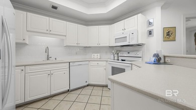 Enjoy beautiful bay views from this well-appointed 3-bedroom - photo 6