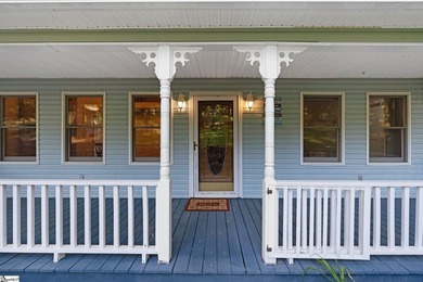 The home features 3 bedrooms, 2.5 bathrooms, and a spacious - photo 8