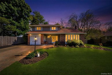 Welcome to this beautifully maintained home nestled in the heart - photo 1