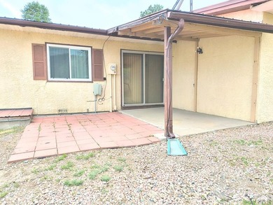Perfectly positioned across from beautiful Lake Beckwith, this - photo 21