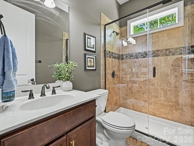 Elegant 4-bedroom home in Springfield on a private, wooded lot - photo 23