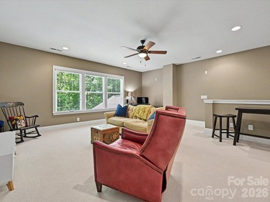 Elegant 4-bedroom home in Springfield on a private, wooded lot - photo 24