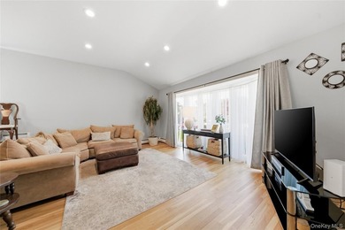 Welcome to this beautifully maintained home nestled in the heart - photo 7
