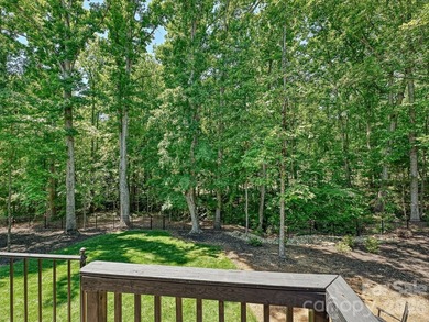 Elegant 4-bedroom home in Springfield on a private, wooded lot - photo 33