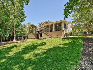 Elegant 4-bedroom home in Springfield on a private, wooded lot - photo 35