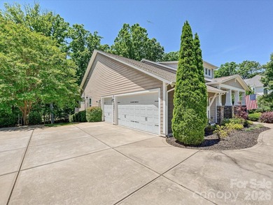 Elegant 4-bedroom home in Springfield on a private, wooded lot - photo 36