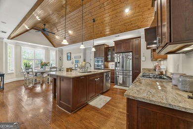 Experience luxury lakefront living on Lake Hartwell in Lavonia - photo 8