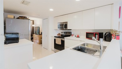Exceptional beautiful 2-bedroom, 2-bathroom corner condo on the - photo 8