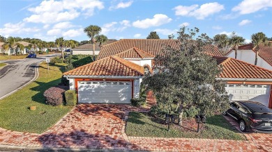 Lake Home For Sale in Oxford, Florida