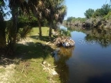 Wonderful location at the end of the cul-de-sac with 183 feet on - photo 31