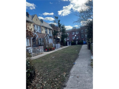 Welcome to this charming three-bedroom duplex located in an - photo 4
