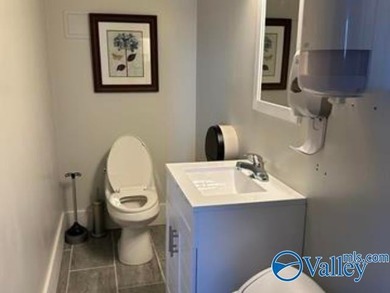 LOTS of CHARACTER w/many upgrades in this studio-fully furnished - photo 34