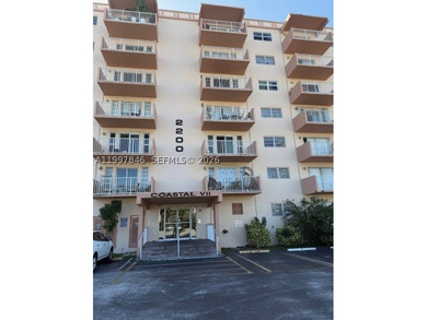Golden Isles Lakes Area Condo For Sale in Hallandale Beach Florida