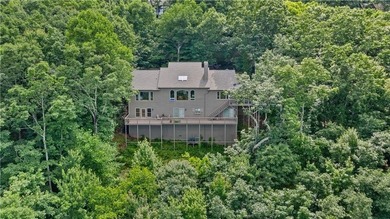 This beautiful 5BDRM/3FB/2HB Country-Traditional home enjoys an - photo 5