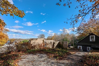 Great opportunity to own this enchanting 3-bedroom Cape located - photo 21