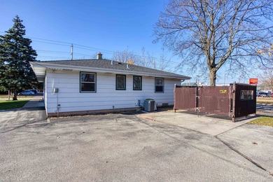 Prime downtown location, just 2 blocks off College Ave. Walking - photo 22