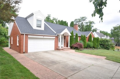 Set on a deep, beautifully proportioned lot in one of Amherst's - photo 3