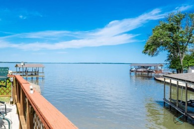 YOU CAN HAVE IT ALL! Check out this home 120ft-+ of waterfront - Lake Home For Sale in Gun Barrel City, Texas