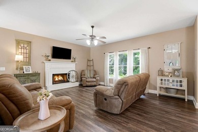Welcome to Hampton Golf Village, one of North Forsyth's premier - photo 10