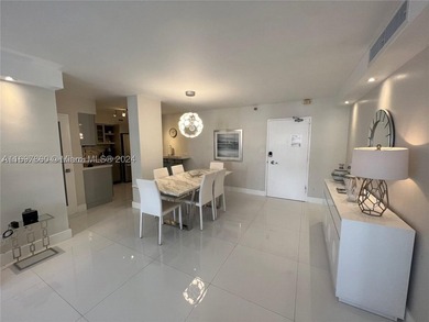 Luxurious fully renovated 2BED/2BATH at the legendary Seacoast - photo 8
