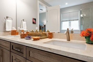 Experience true luxury in the gated community of Hokulani - photo 23