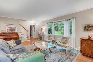 Welcome to 16 Maplewood Drive, Northport - privately set on a - photo 8