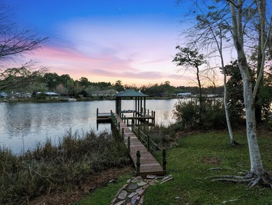 WATERFRONT - DEEP WATER BOAT DOCK - NO HOA - DOLPHINS Discover