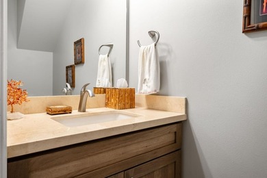 Experience true luxury in the gated community of Hokulani - photo 42