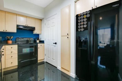 Discover urban sophistication and comfort in this stunning - photo 8