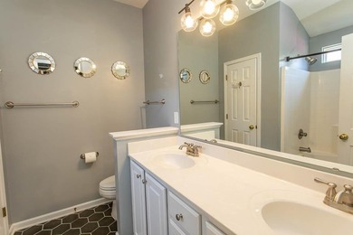 If you're searching for a stylish, updated home in Carolina - photo 34
