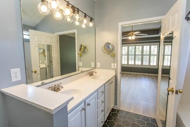 If you're searching for a stylish, updated home in Carolina - photo 36