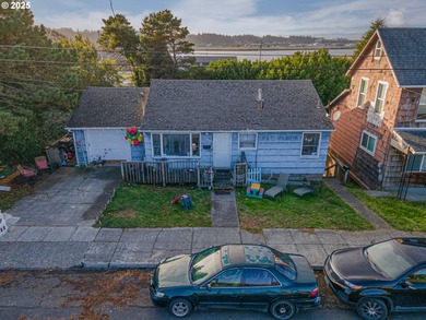 Coos Bay Home For Sale in Northbend Oregon