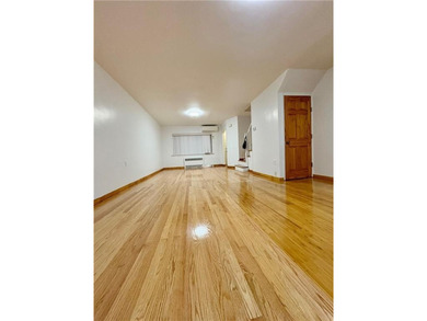 Newly Renovated Single-Family House for Sale! Located in - photo 4