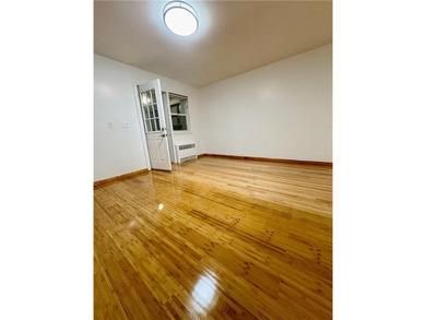 Newly Renovated Single-Family House for Sale! Located in - photo 5