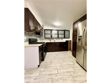 Newly Renovated Single-Family House for Sale! Located in - photo 6