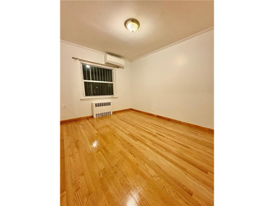 Newly Renovated Single-Family House for Sale! Located in - photo 10