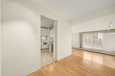 Welcome to this spacious and well-maintained 2-bedroom end-unit - photo 12