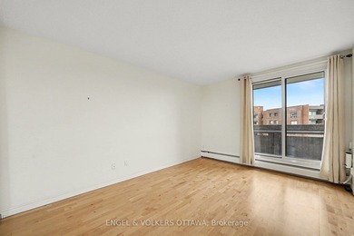 Welcome to this spacious and well-maintained 2-bedroom end-unit - photo 18