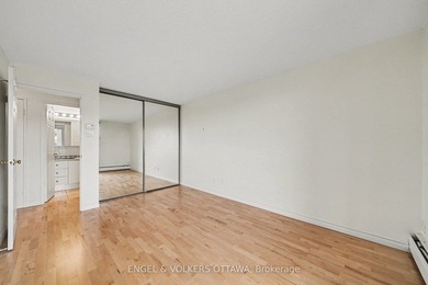 Welcome to this spacious and well-maintained 2-bedroom end-unit - photo 19
