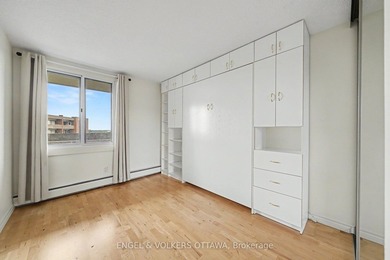 Welcome to this spacious and well-maintained 2-bedroom end-unit - photo 22
